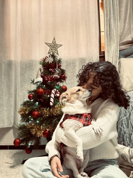 Cuidadora de perros responsable y cariñosa